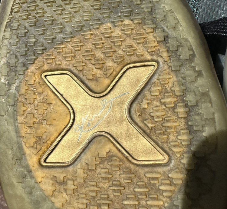 Rare Nike Kobe 10 Flight 2015 Basketball Sneakers