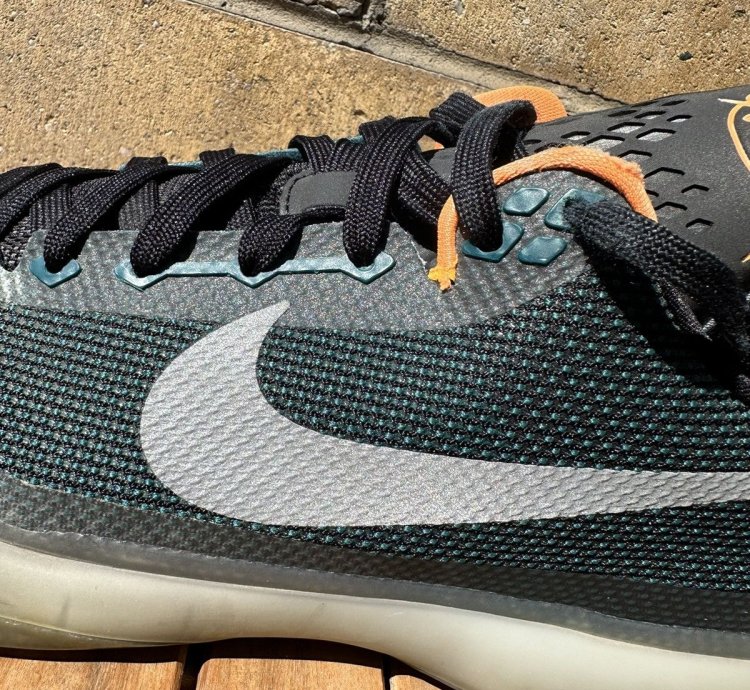Rare Nike Kobe 10 Flight 2015 Basketball Sneakers