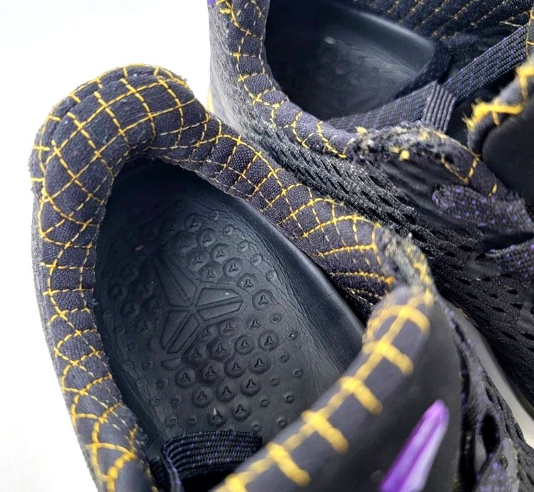Rare Nike Kobe 11 Carpe Diem Sneakers - 8 5