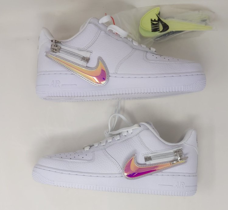 Air Force 1 07 Premium Zip Swoosh - White
