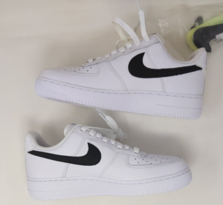 Air Force 1 07 Premium Zip Swoosh - White