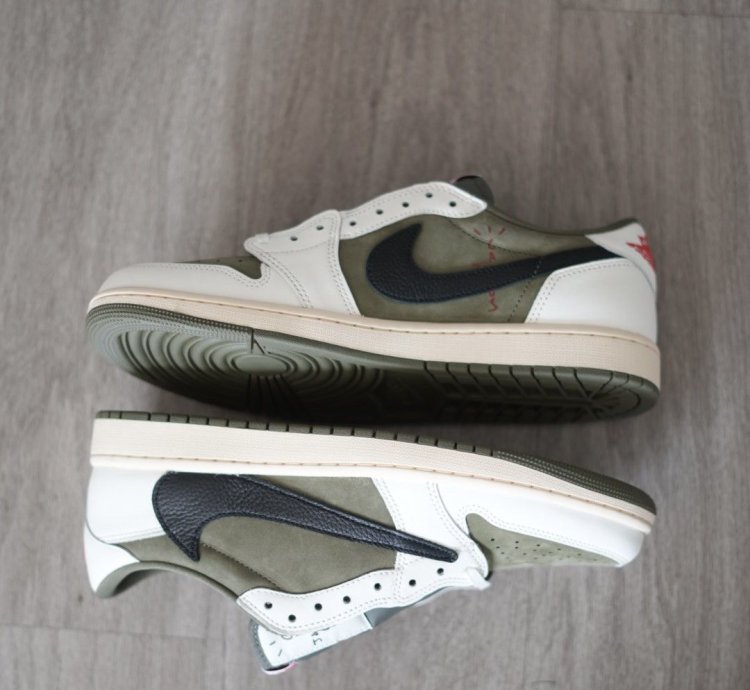 Travis Scott Medium Olive