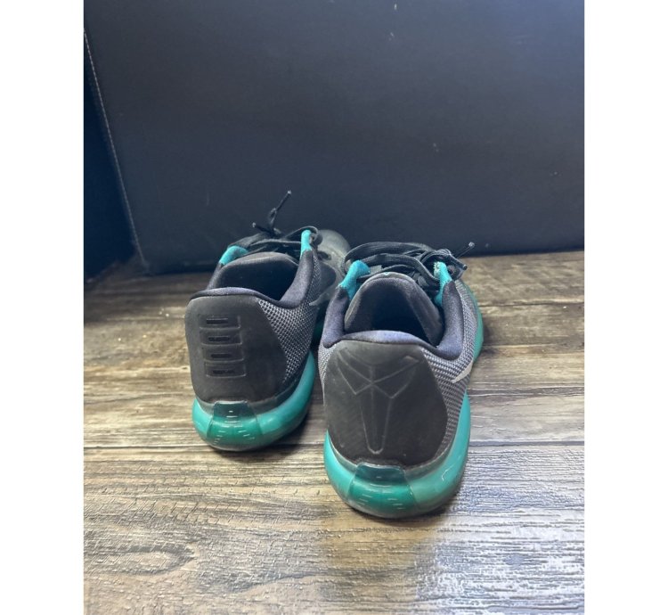 Size 10 - Nike Kobe 10 Liberty - 705317-002