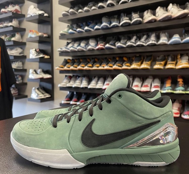 Size 10 - Nike Kobe 4 Protro Girl Dad Fq3545-300 Men