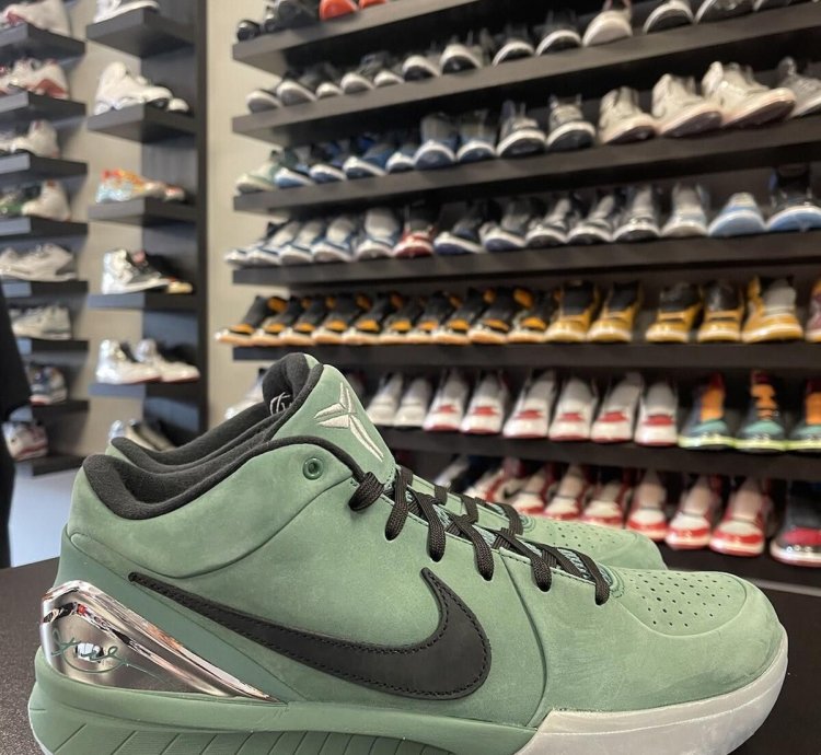 Size 10 - Nike Kobe 4 Protro Girl Dad Fq3545-300 Men