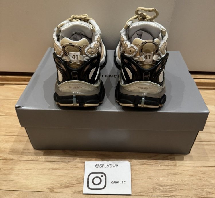 Balenciaga Runner Beige Black White Sz 41