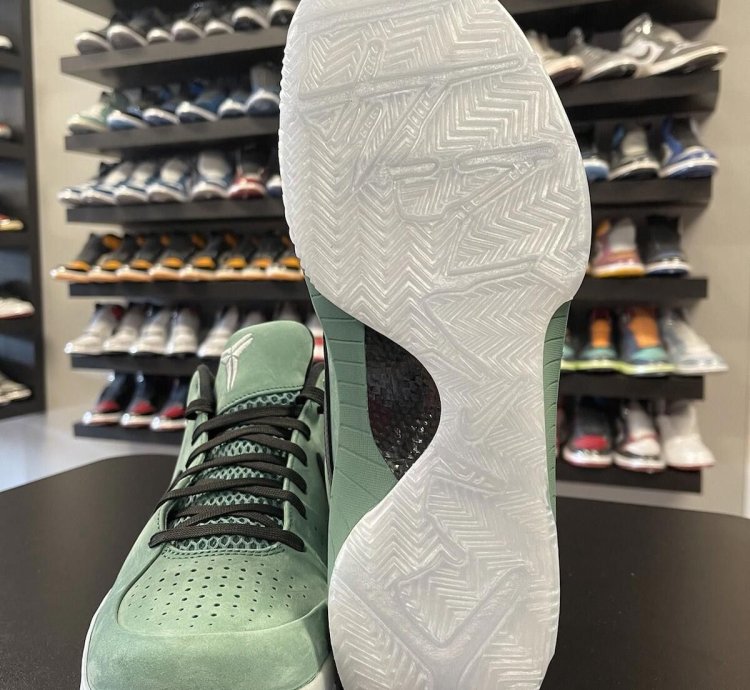 Size 10 - Nike Kobe 4 Protro Girl Dad Fq3545-300 Men