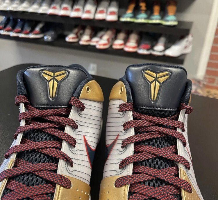 Size 10 - Nike Kobe 4 Protro Gold Medal fq3544-100 Men