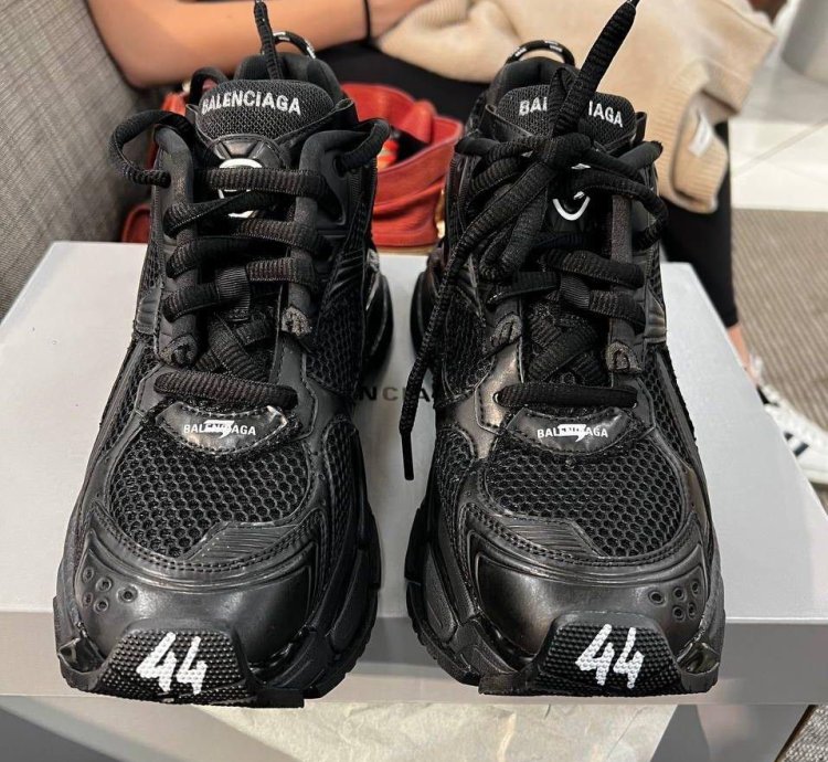 Balenciaga Runner Black