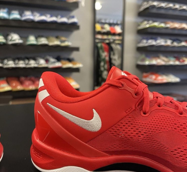 Size 10 - Nike Kobe 8 Protro University Red Hf9550-600