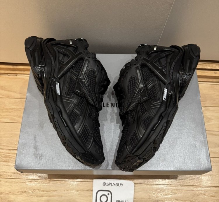 Balenciaga Runner Black Sz 40