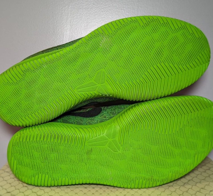 Size 10 - Nike Kobe Mamba Rage Grinch