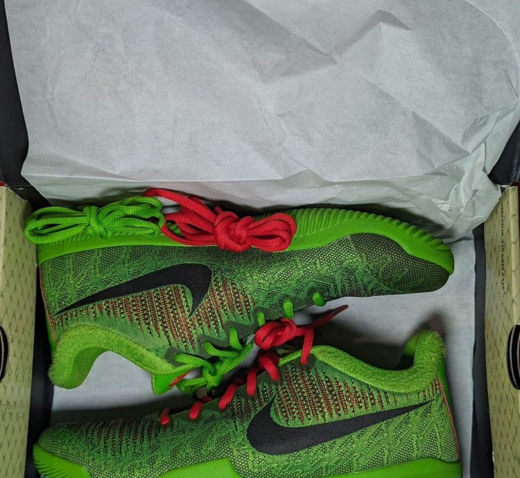 Size 10 - Nike Kobe Mamba Rage Grinch