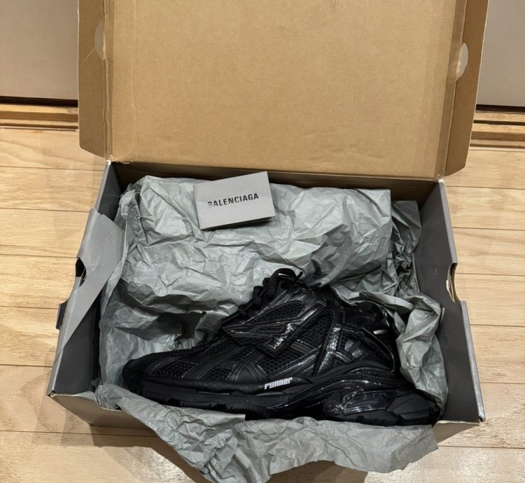 Balenciaga Runner Black Sz 44