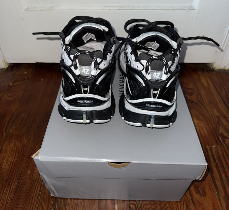 Balenciaga Runner Black White