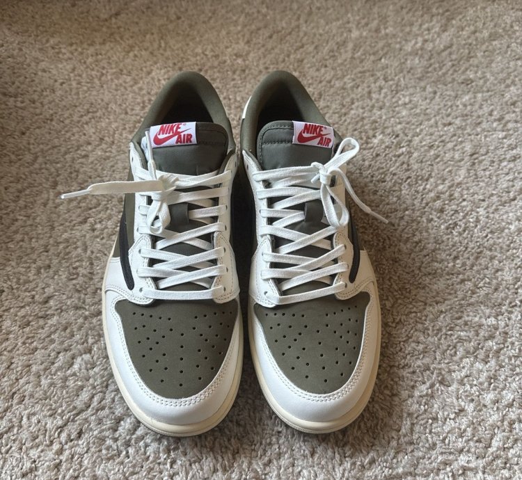 Travis Scott Nike Jordan 1 Low Olive Size 11