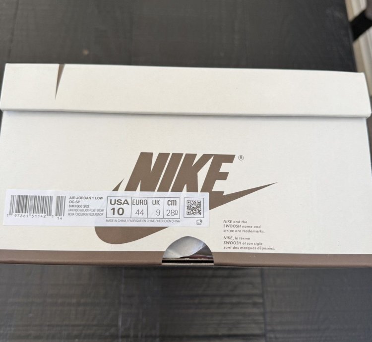 Travis Scott Nike Velvet Brown Size 10