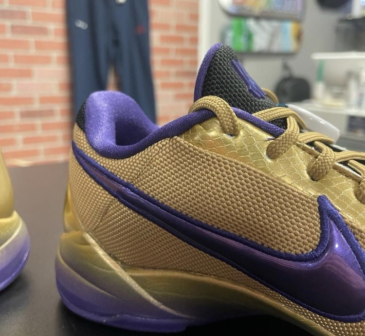 Size 10 5 - Undefeated Nike Zoom Kobe 5 Hall Of Fame