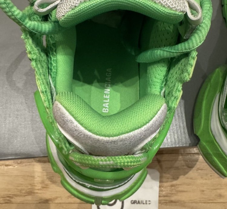 Balenciaga Runner Fluo Green Sz 40