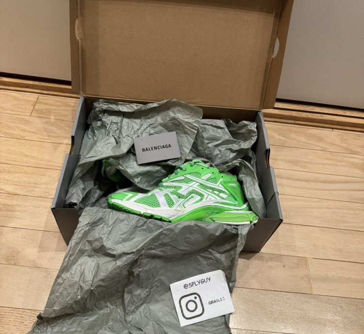 Balenciaga Runner Fluo Green Sz 40