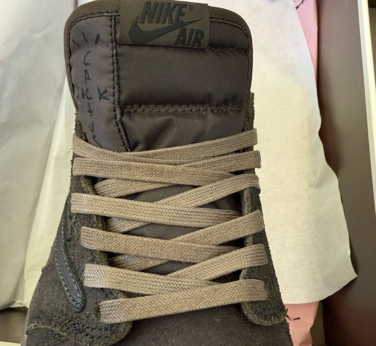 Travis Scott Nike Velvet Brown Size 10