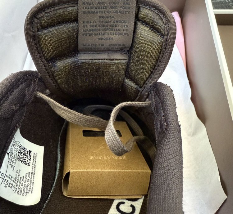 Travis Scott Nike Velvet Brown Size 10