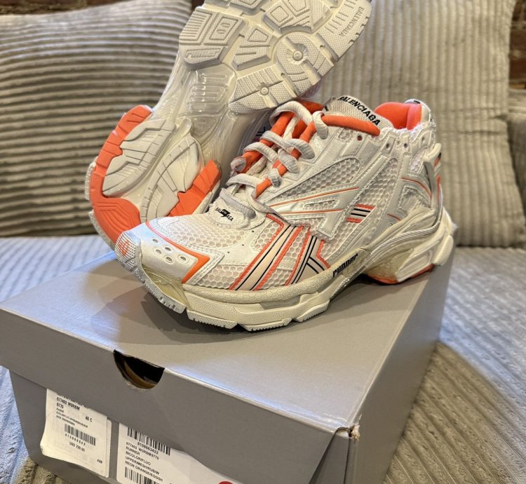 Balenciaga Runner Fluo Orange And White Size 40