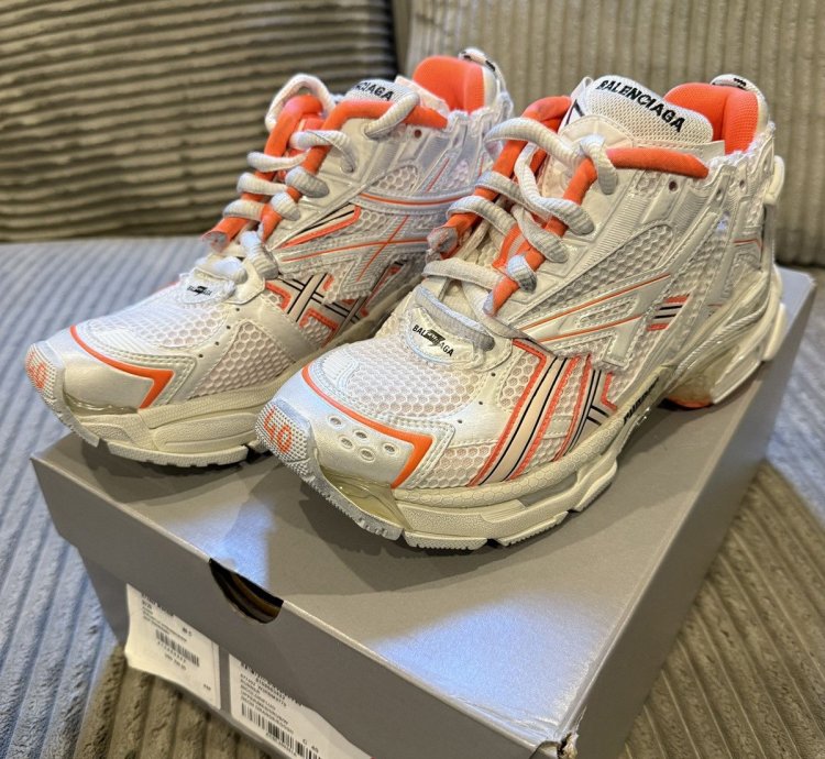 Balenciaga Runner Fluo Orange And White Size 40