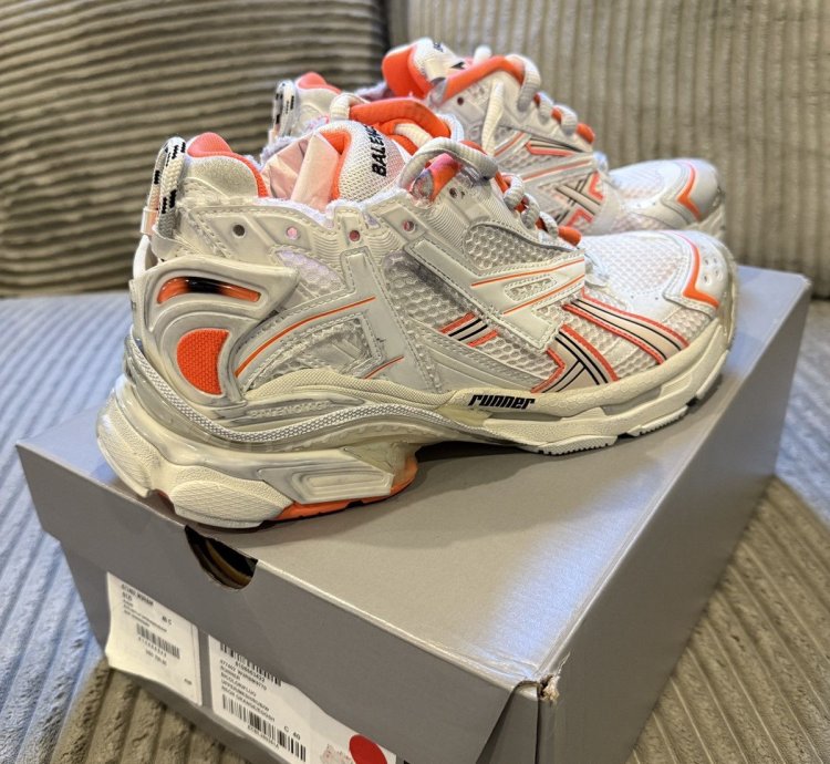 Balenciaga Runner Fluo Orange And White Size 40