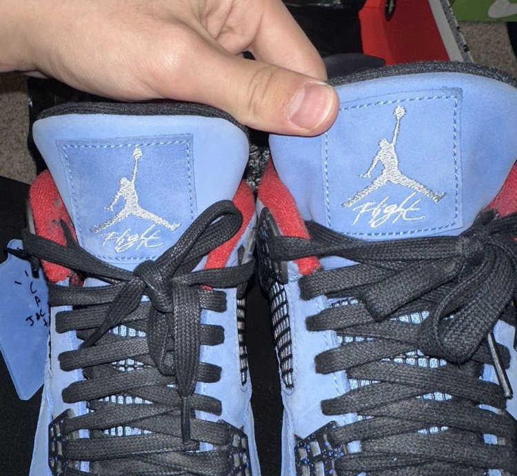 Travis Scott Retro Jordan 4s