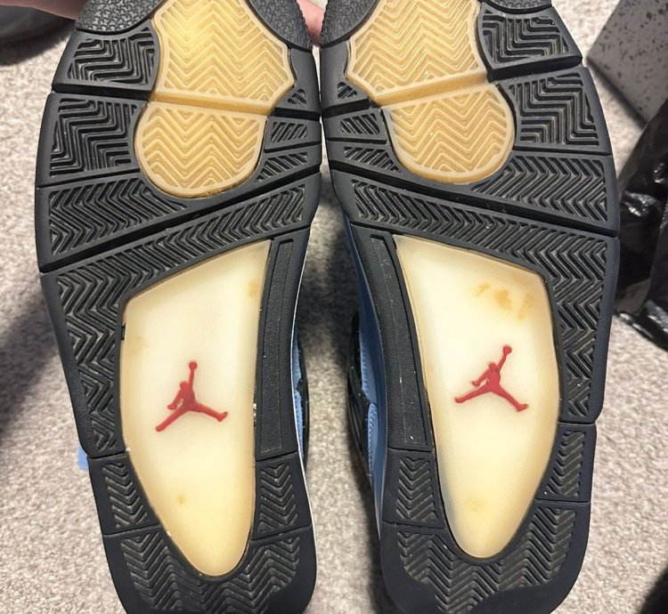 Travis Scott Retro Jordan 4s