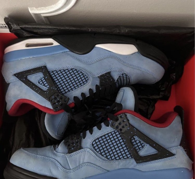 Travis Scott Retro Jordan 4s