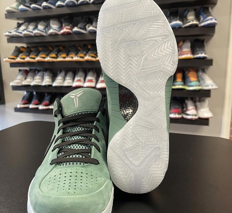 Size 12 - Nike Kobe 4 Protro Girl Dad Fq3545-300 Men