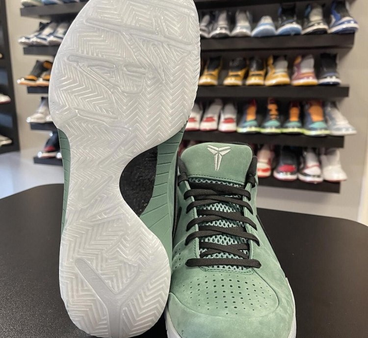 Size 12 - Nike Kobe 4 Protro Girl Dad Fq3545-300 Men