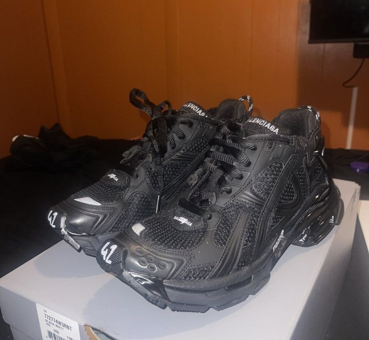 Balenciaga Runner Matte Black