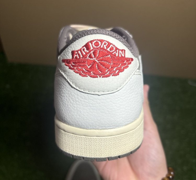 Travis Scott Reverse Mocha Low