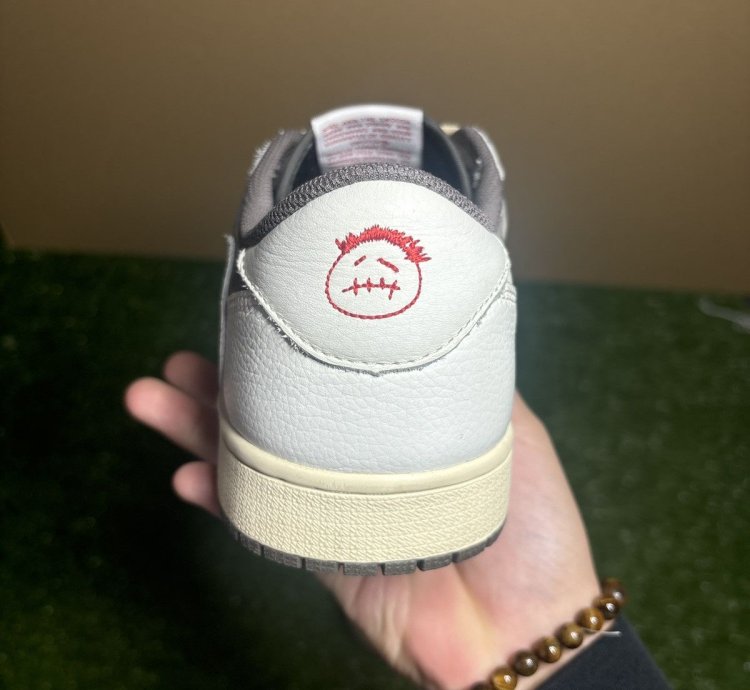 Travis Scott Reverse Mocha Low