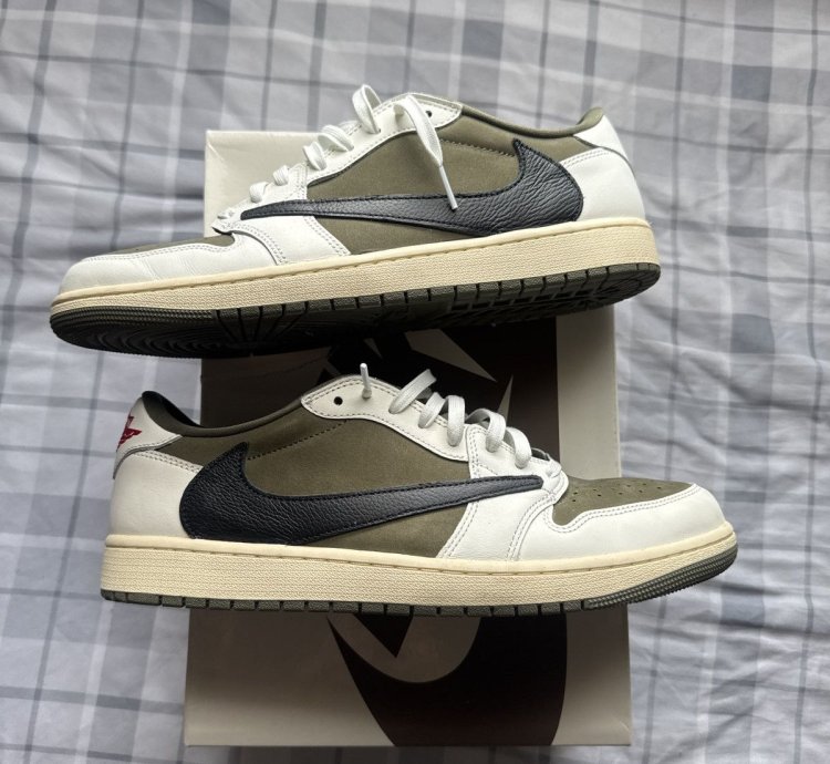 Travis Scott Reverse Olive Jordan 1s