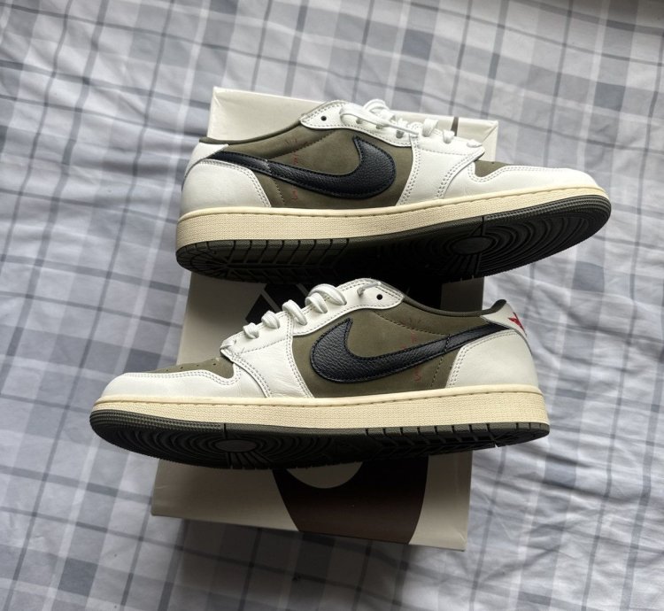 Travis Scott Reverse Olive Jordan 1s