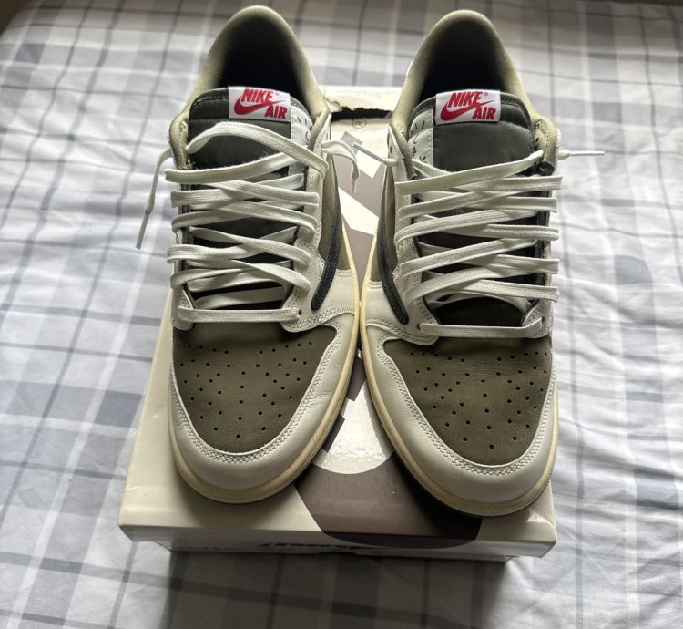 Travis Scott Reverse Olive Jordan 1s