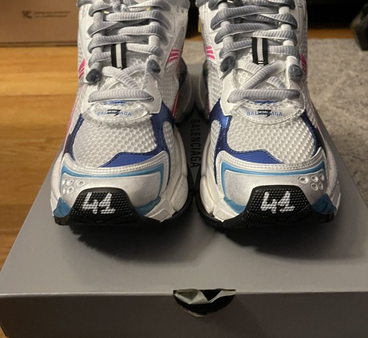 Balenciaga Runner Sneaker