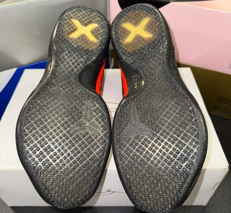 Size 8 - Nike Kobe 10 Elite Christmas 802560-076