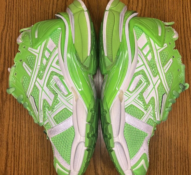 Balenciaga Runner Sneaker fluo Green
