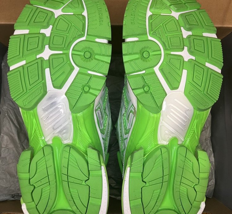 Balenciaga Runner Sneaker fluo Green