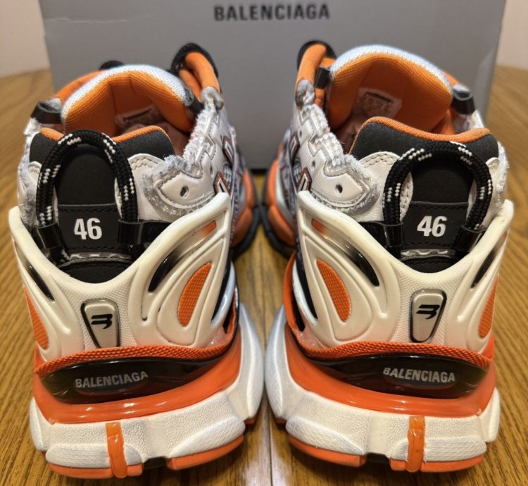 Balenciaga Runner Sneaker orange Black