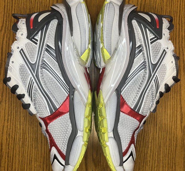 Balenciaga Runner Sneaker red Yellow