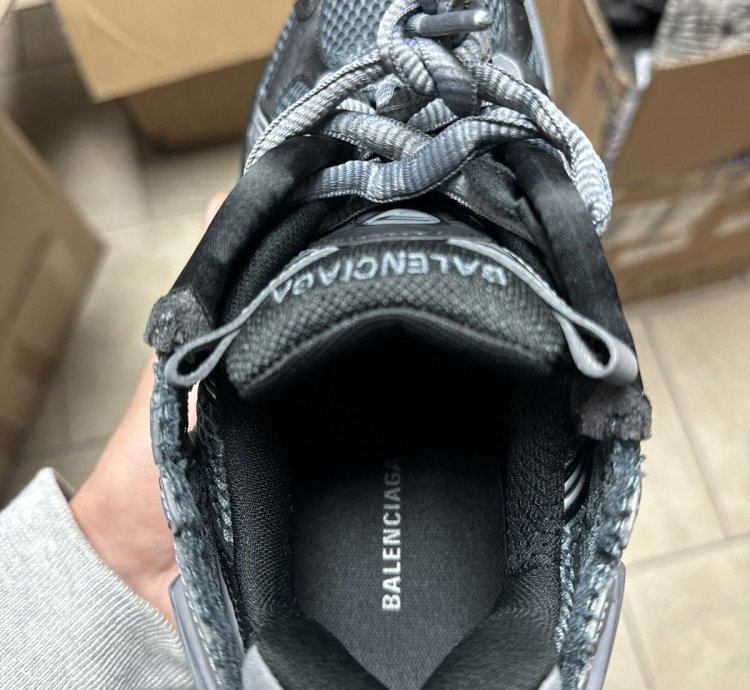 Balenciaga Runner Sneaker 43
