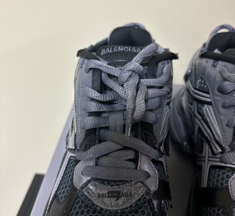 Balenciaga Runner Sneaker 43