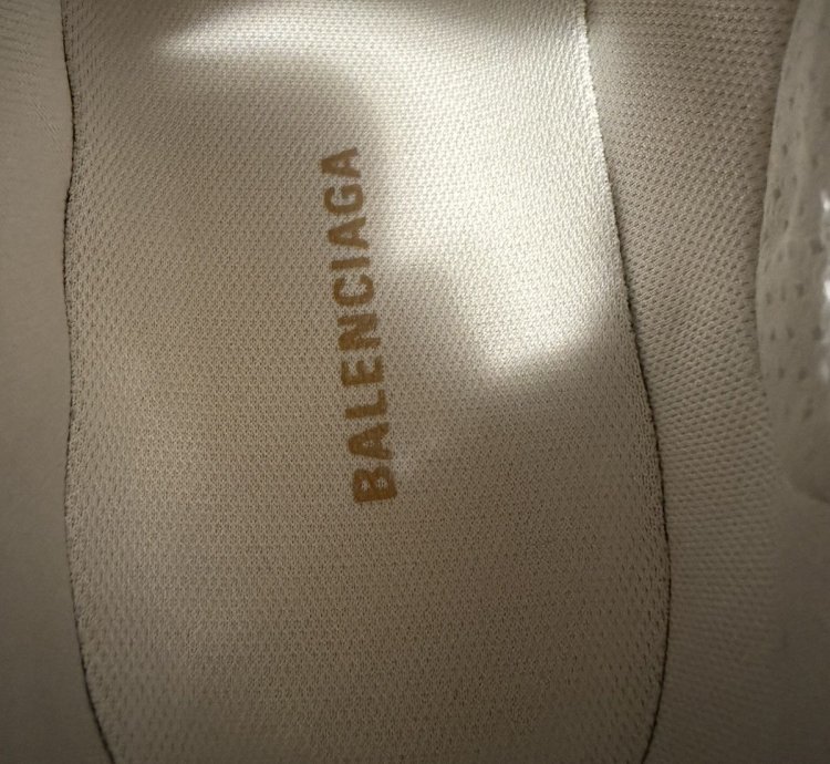 Balenciaga Runner Sneaker Camel 40