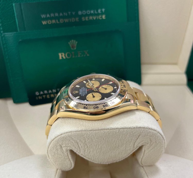 Rolex Daytona Paul Newman Yellow Gold Daytona Black Dial Yellow Subdials 116508
